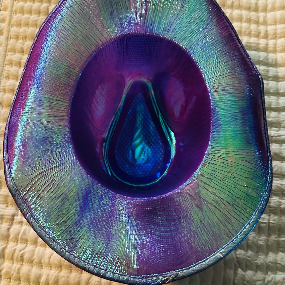 Fun hat - Picture 3 of 3